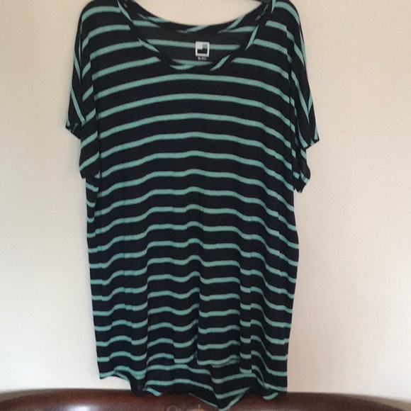 Very soft!  Wear as a tee or even a night shirt! - Picture 1 of 3